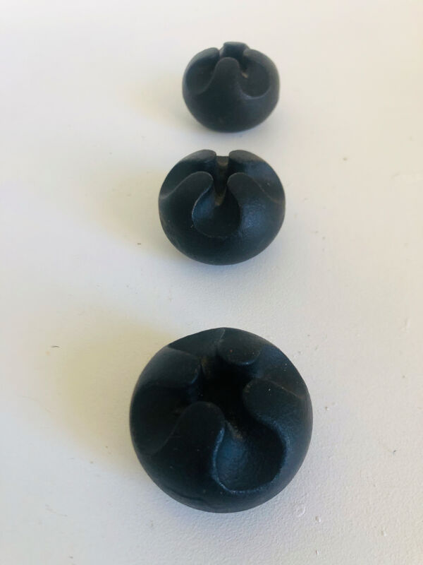 Lot de 3 bougeoirs danois en fonte par Christer Holmgren