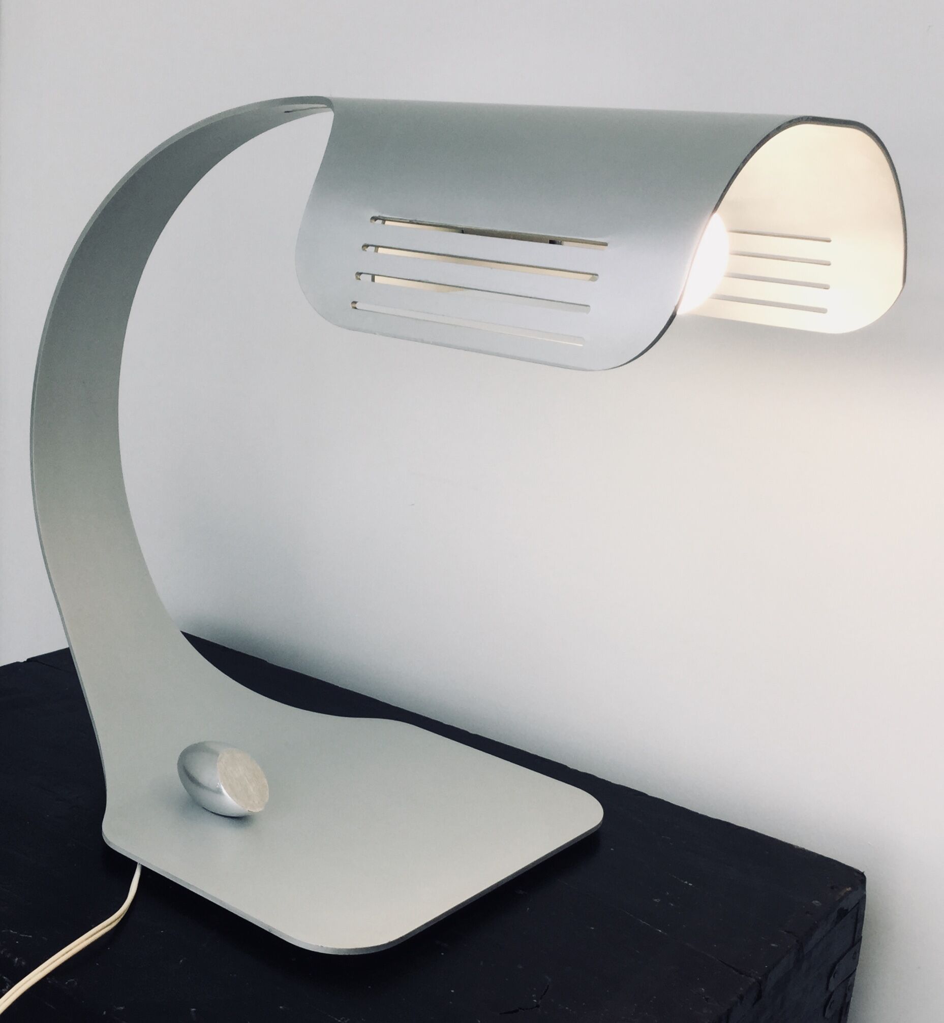 Brushed aluminum table lamp with pebble switch by Walter and Moretti 1970