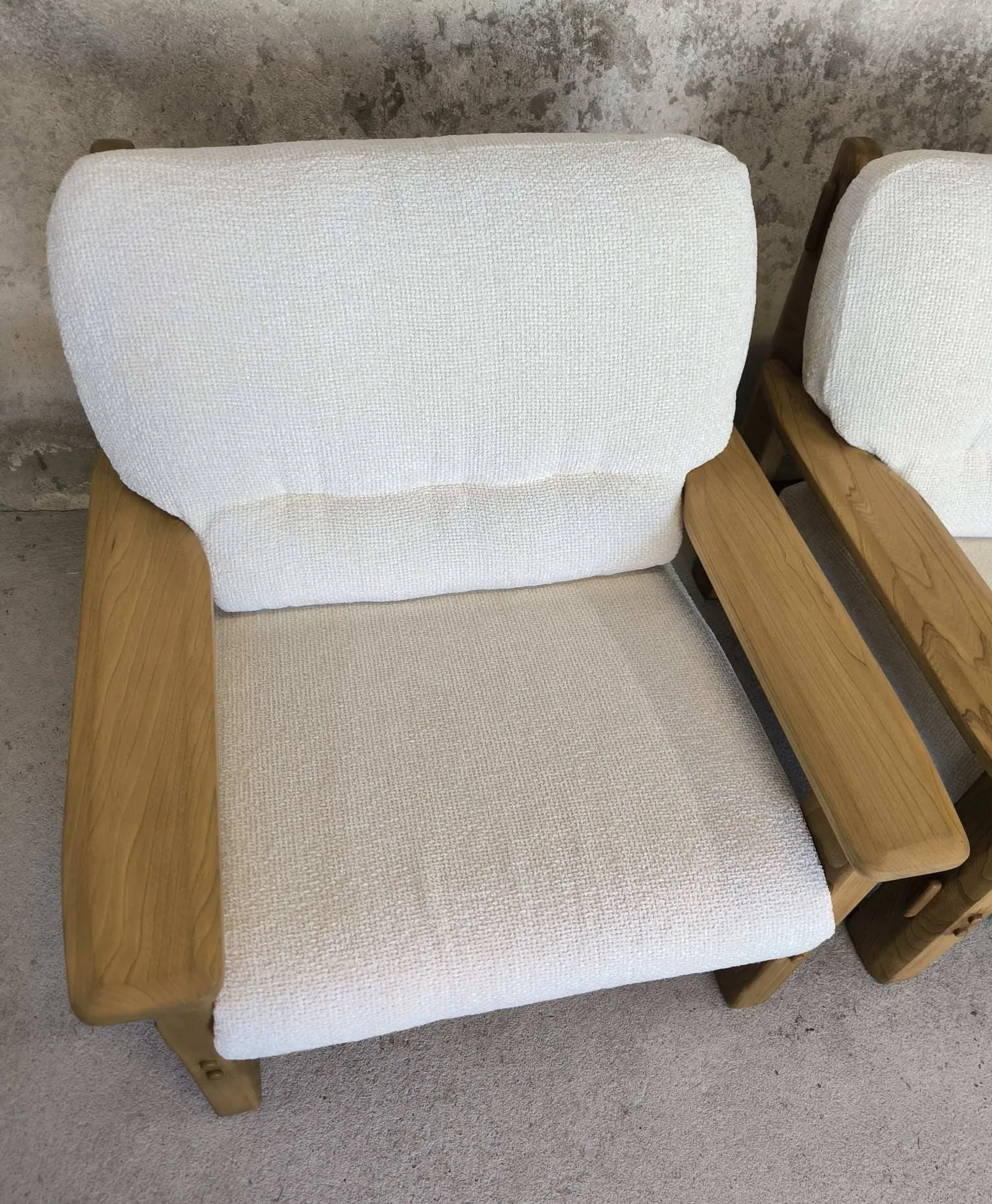 Paire de fauteuils vintage en orme massif