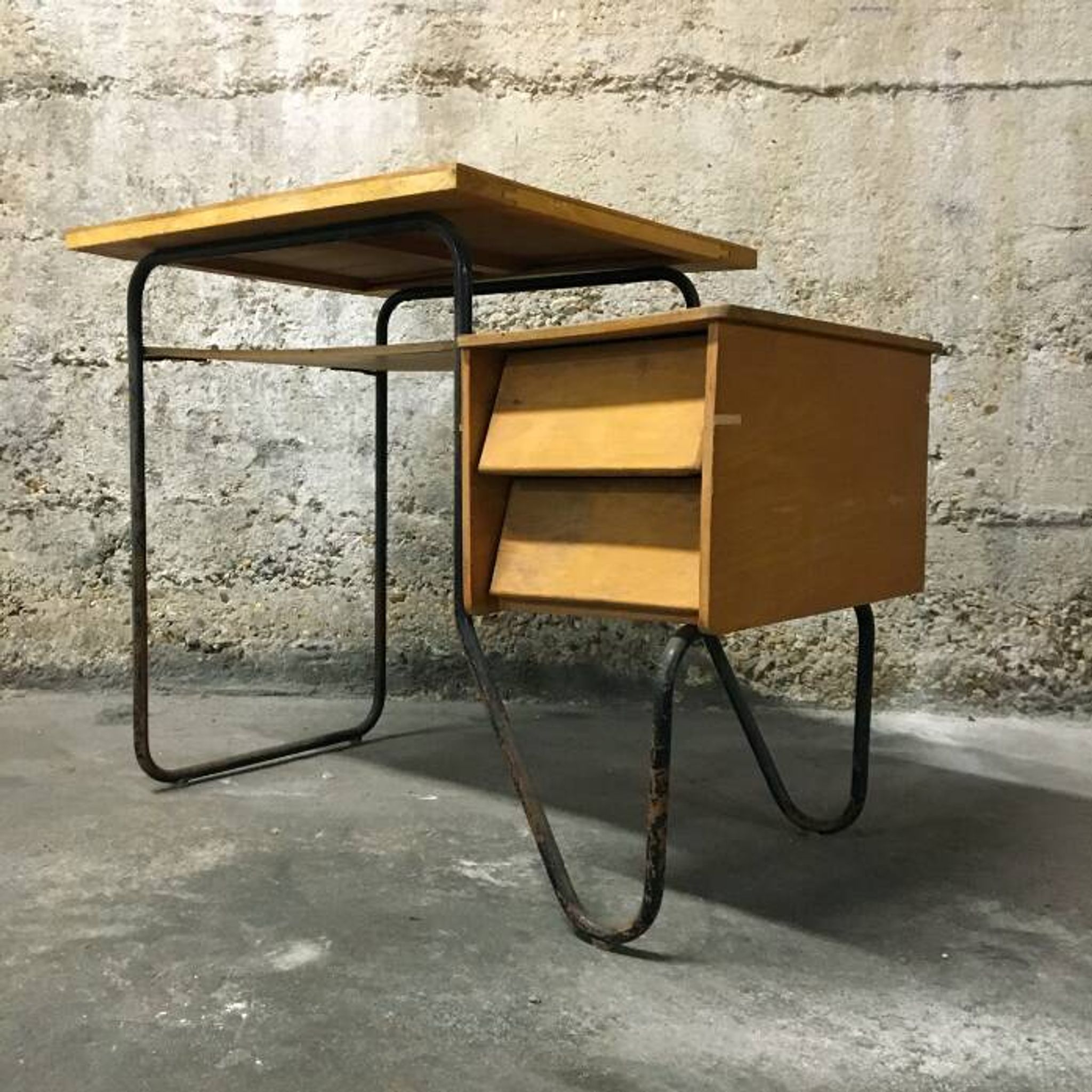 Bureau enfant vintage et sa chaise