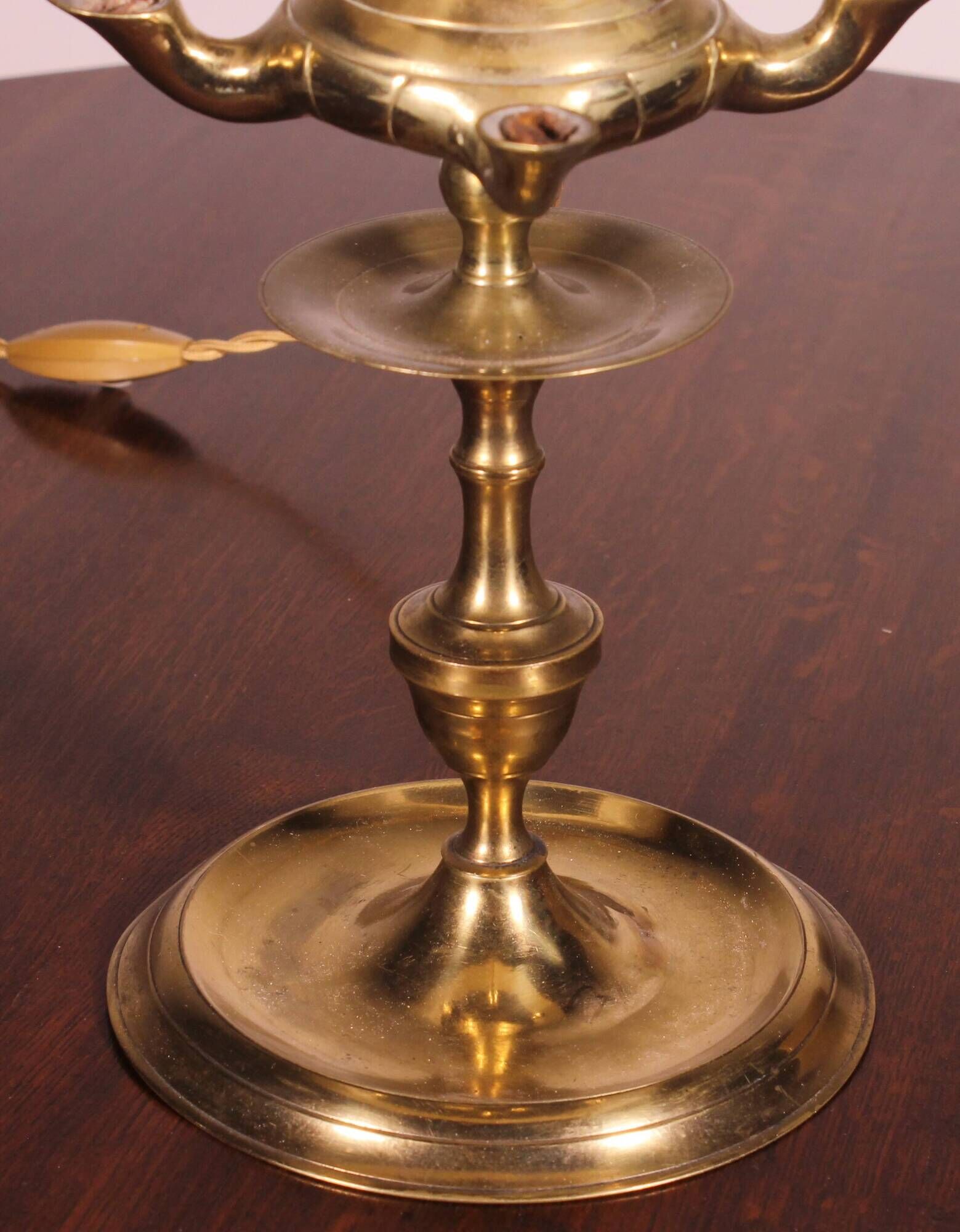 lampe à huile en bronze- 18° siècle - Espagne monté en lampe avec son abat-