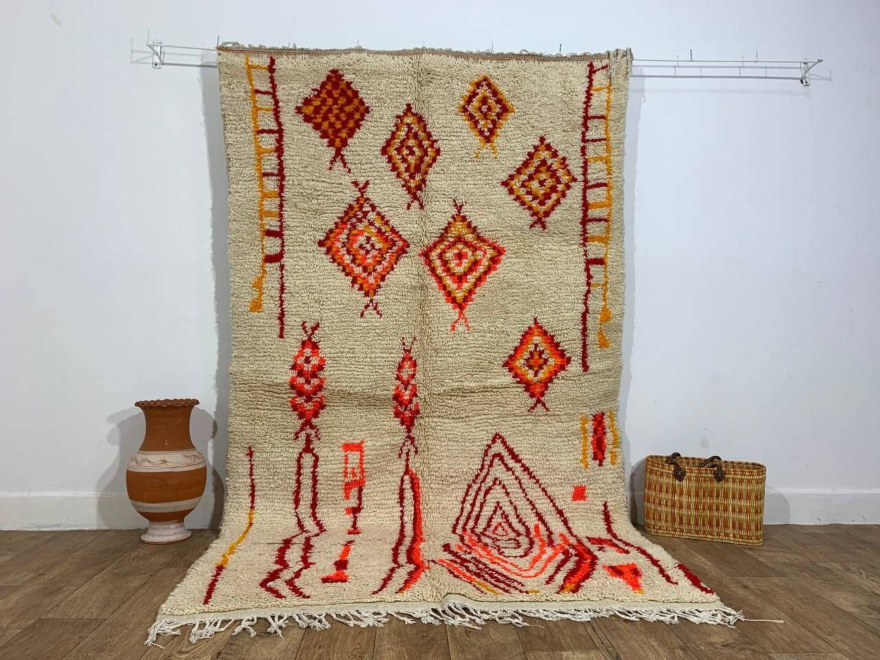 Handmade moroccan berber rug 250 x 147 cm