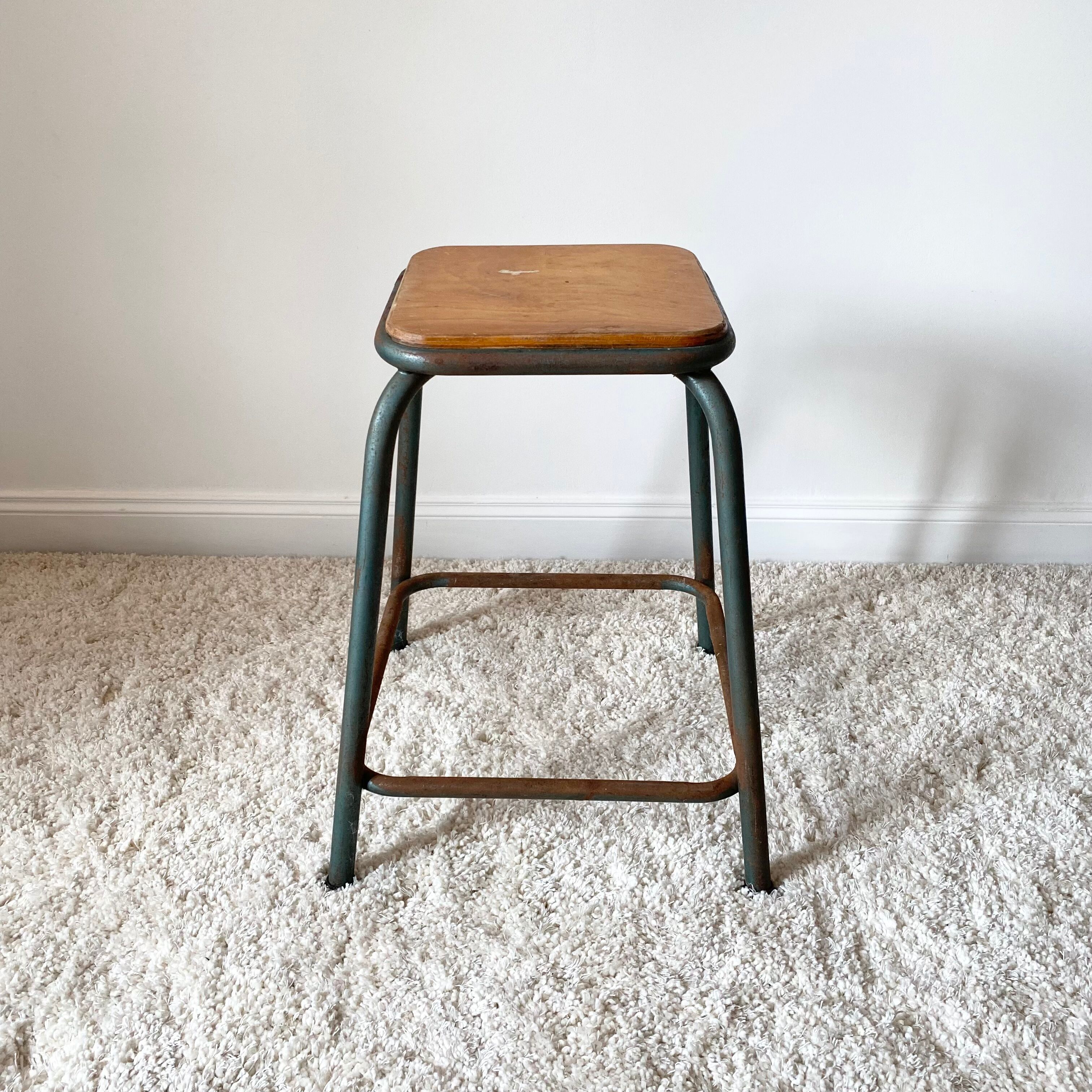 Bar stool / industrial top (workshop)