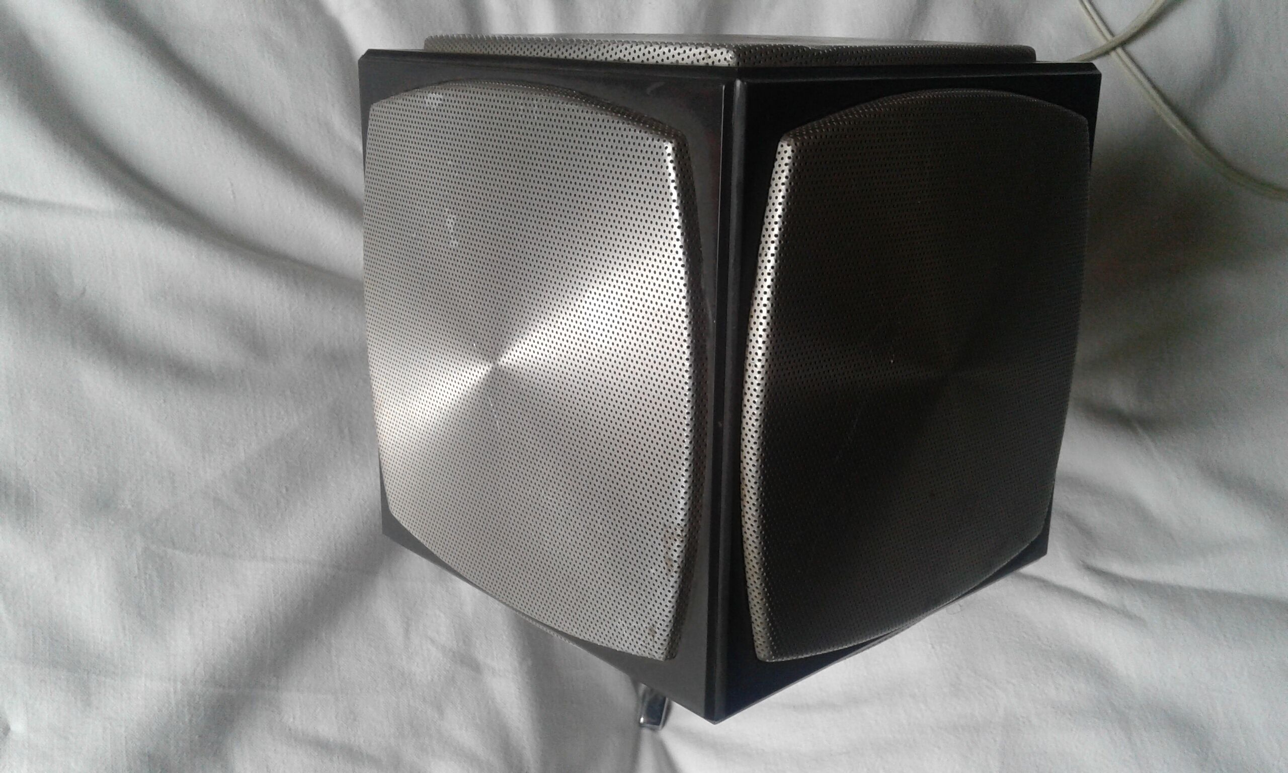 Pregnant grundig audiorama hifi 700 cubic tripod foot