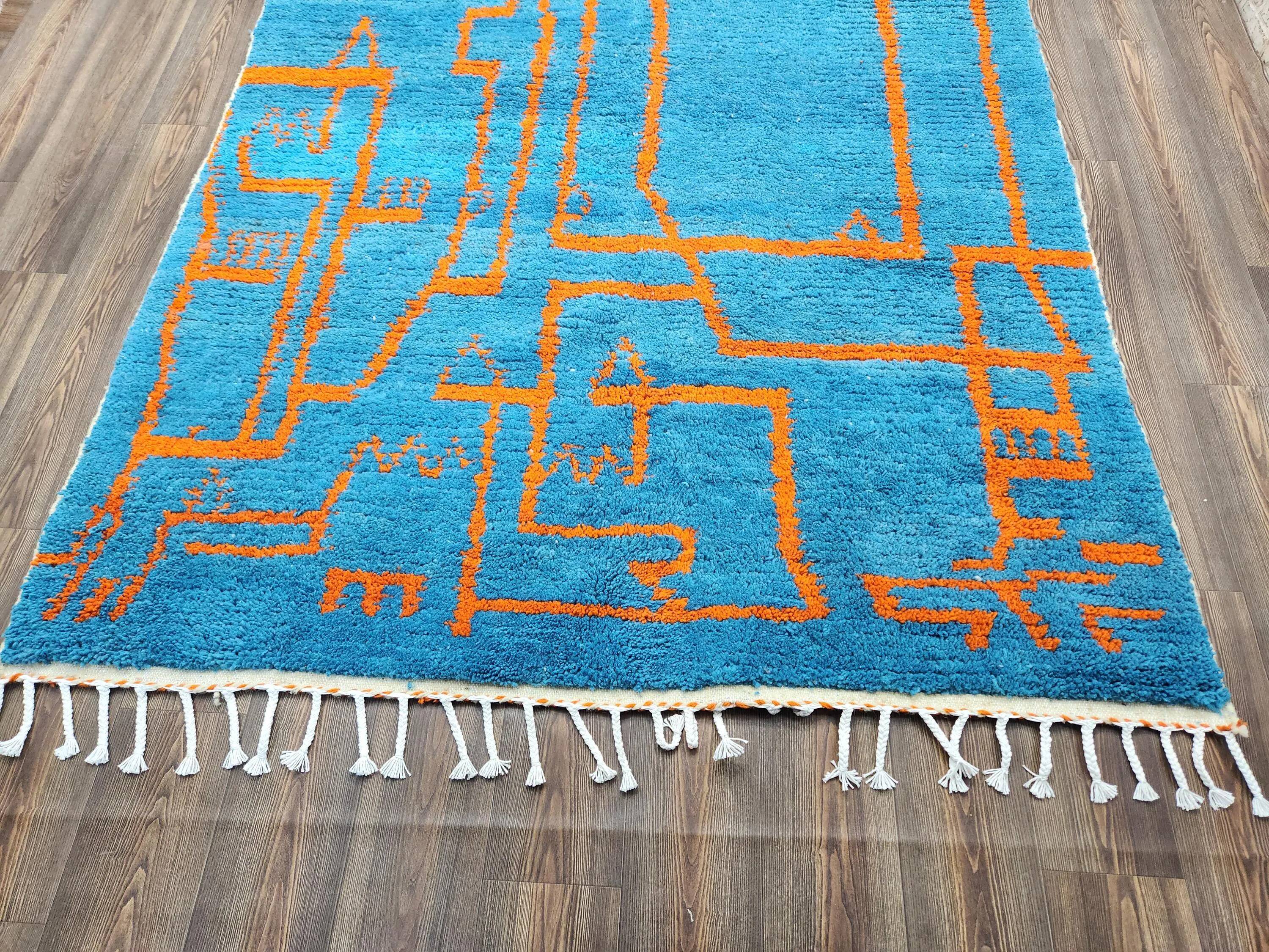 Traditional Moroccan Berber rug 3 x 2 m