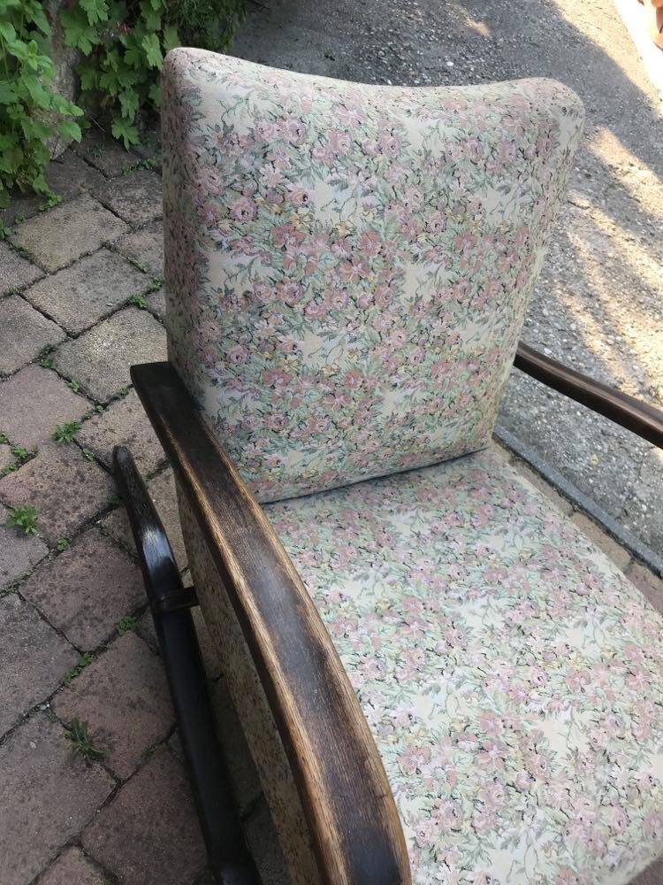 Armchair H 269 in brown wood and pastel floral fabric by Jindrich Halabala (1930)