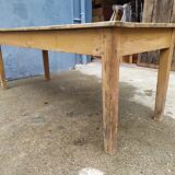 Farm table