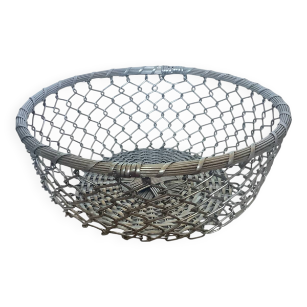 Corbeille ronde en métal argenté – Design ajouré