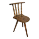 Chaise tripode ancienne de fermier à usage décoratif