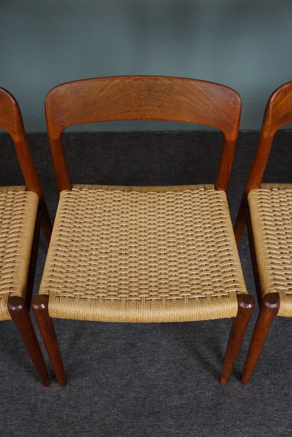Set of 6 chairs and dining table Niels Otto Møller