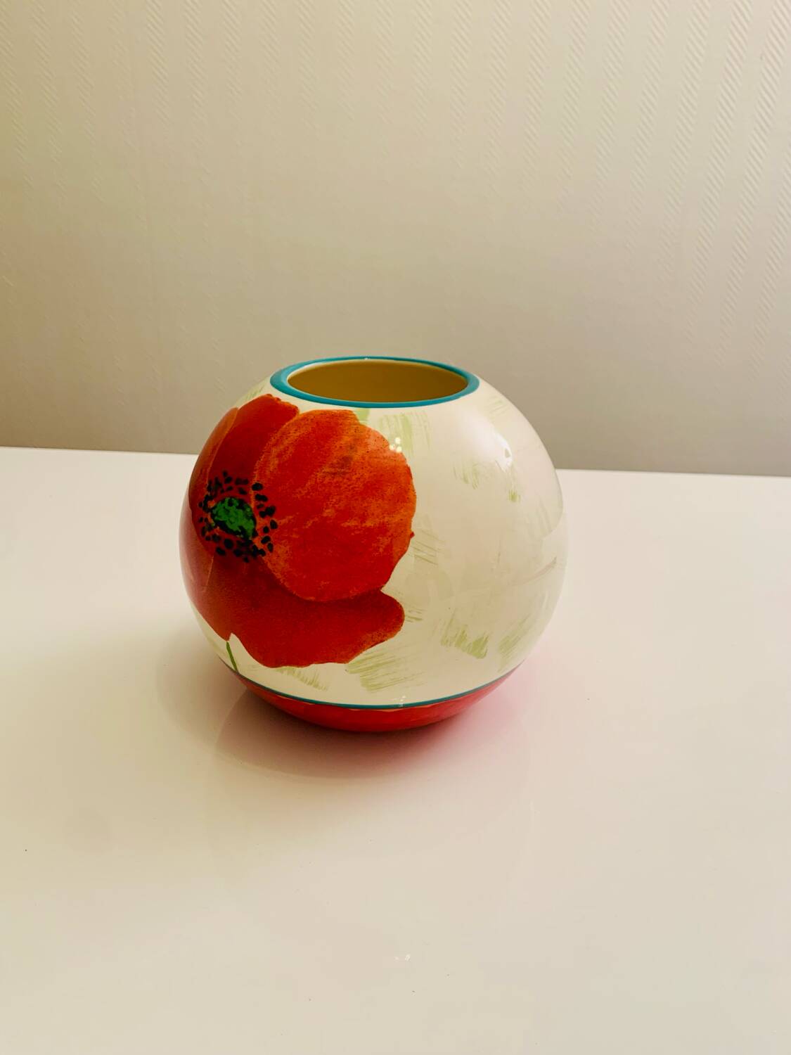 Round vase in Lunéville earthenware - "Poppy" collection