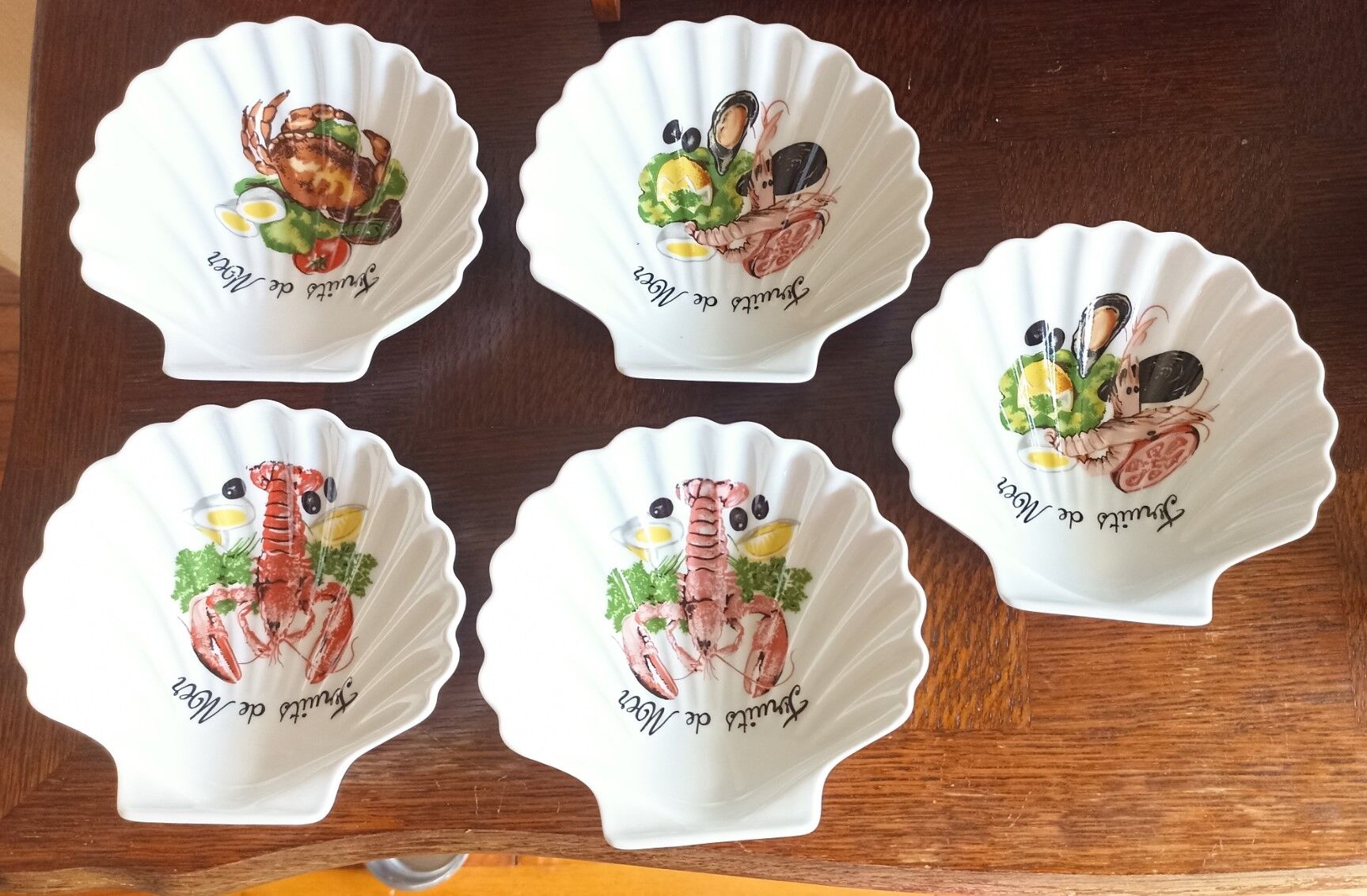 5 porcelain service cups by the Hirondelle
