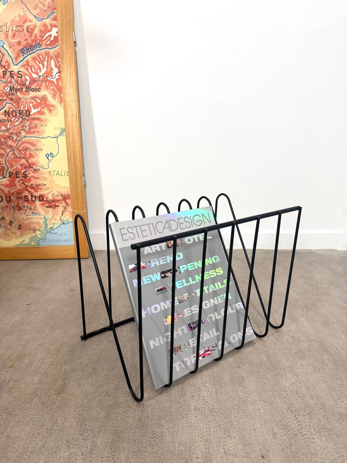 Z François Arnal magazine rack