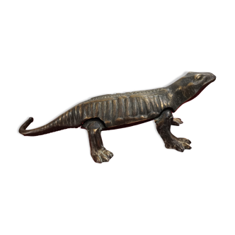 Pharmacist's corkscrew salamander