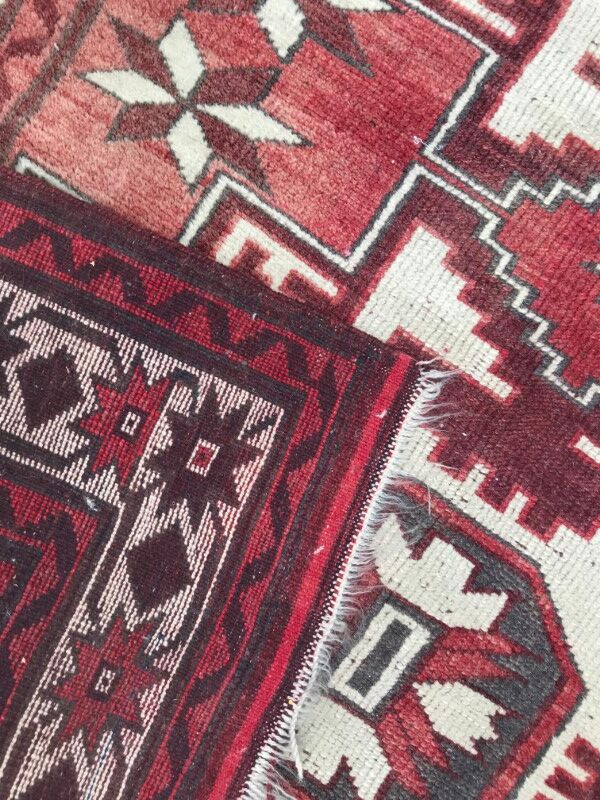 Vintage carpet Turkish konya done hand 108 X 180 CM