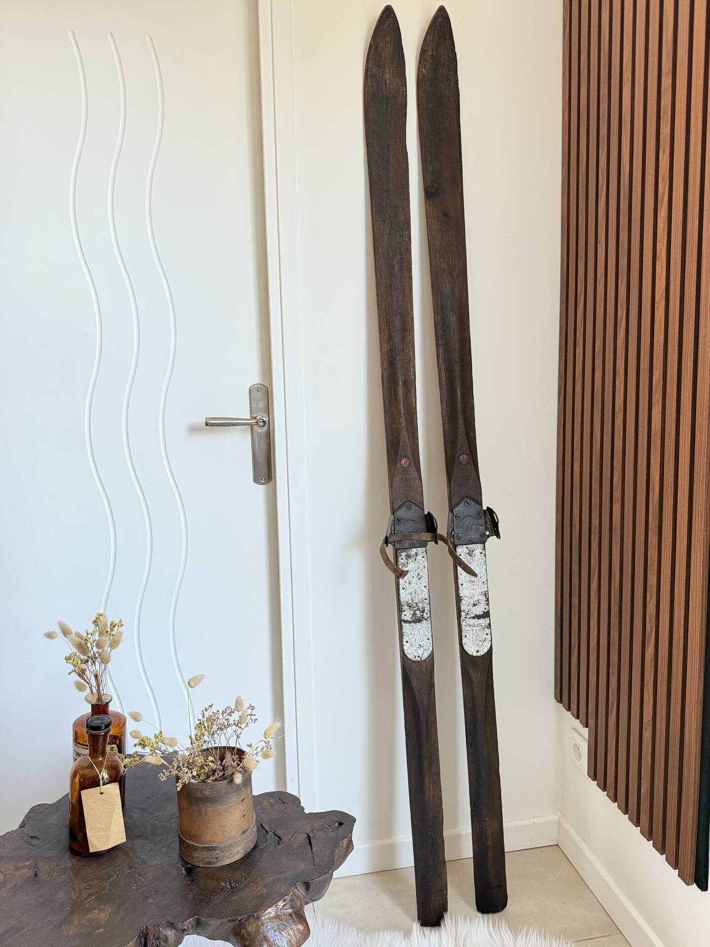 Pair of vintage wooden skis 184cm