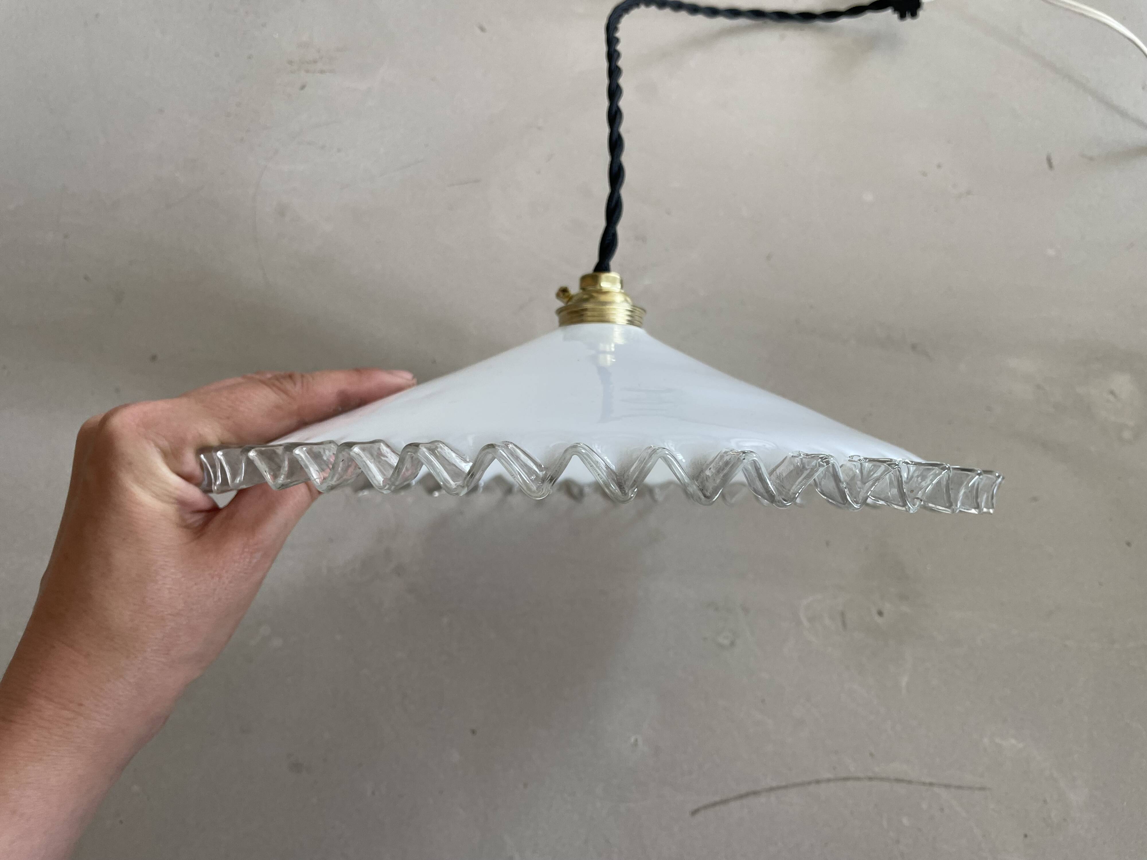 Suspension opaline ancienne