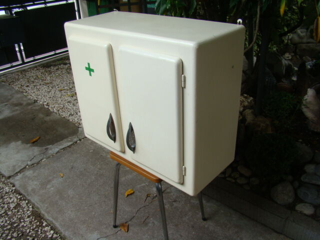 Vintage medicine cabinet 60