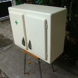 Vintage medicine cabinet 60