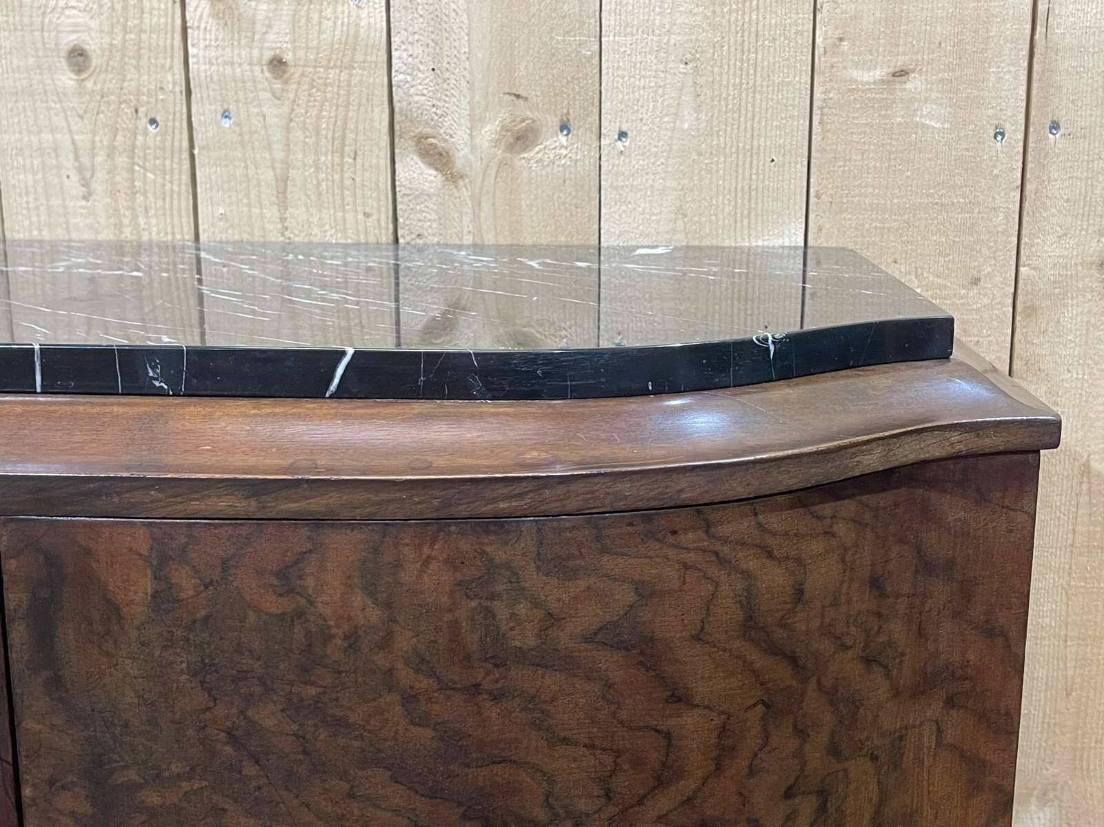 Enfilade d'époque Art déco en loupe de noyer et dessus marbre noir