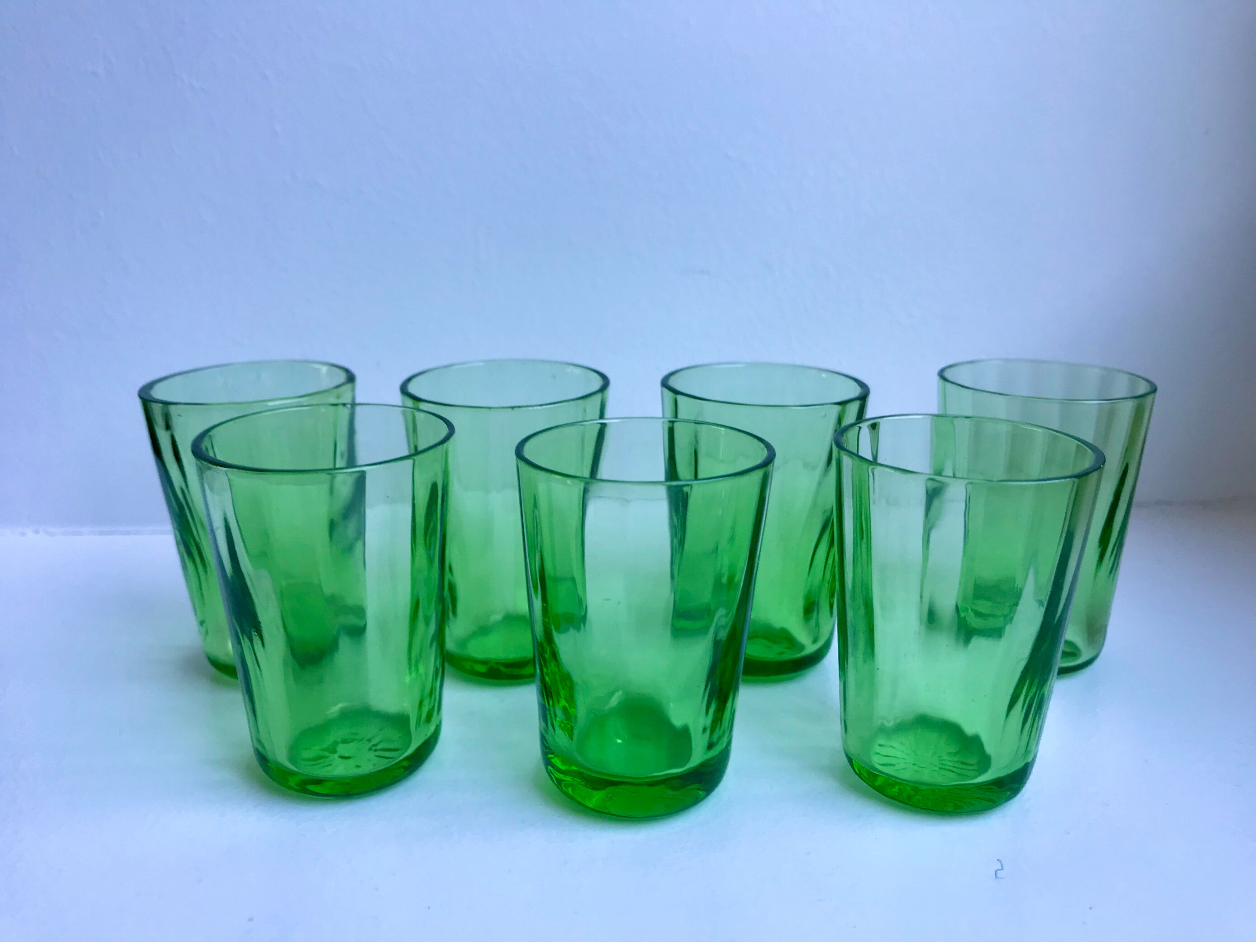 Set of 7 green glass liquor glasses 60s-70s