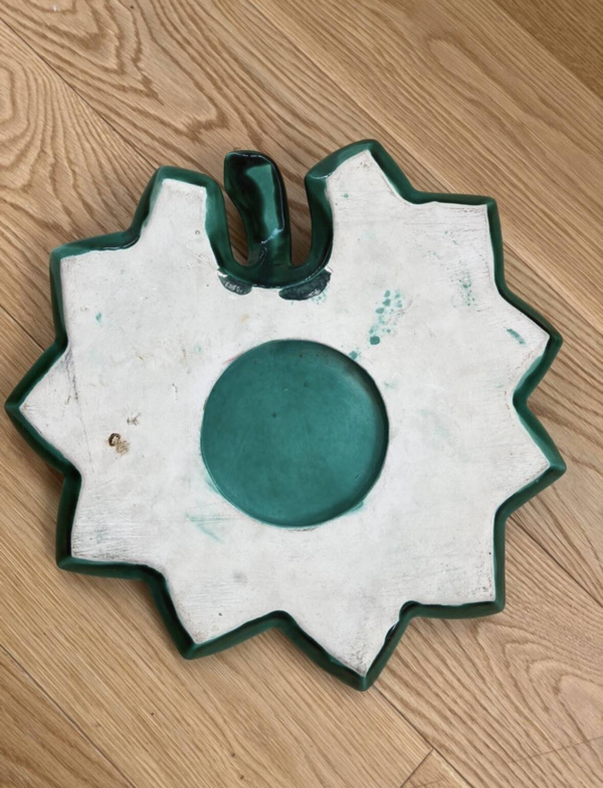 Green leaf service platter Vallauris style