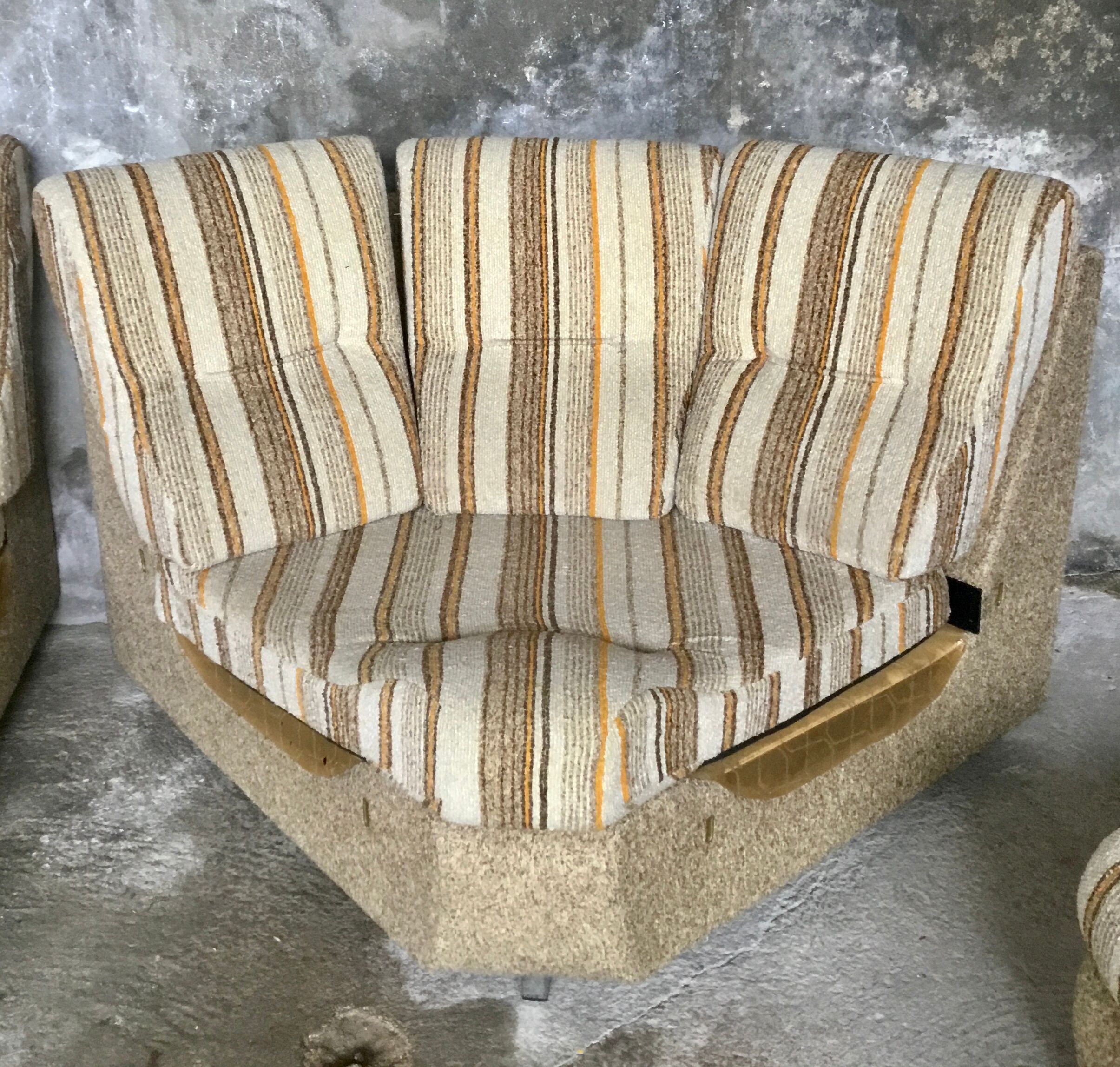 Corner sofa convertible in antique wool brand GMC seats - design 1970