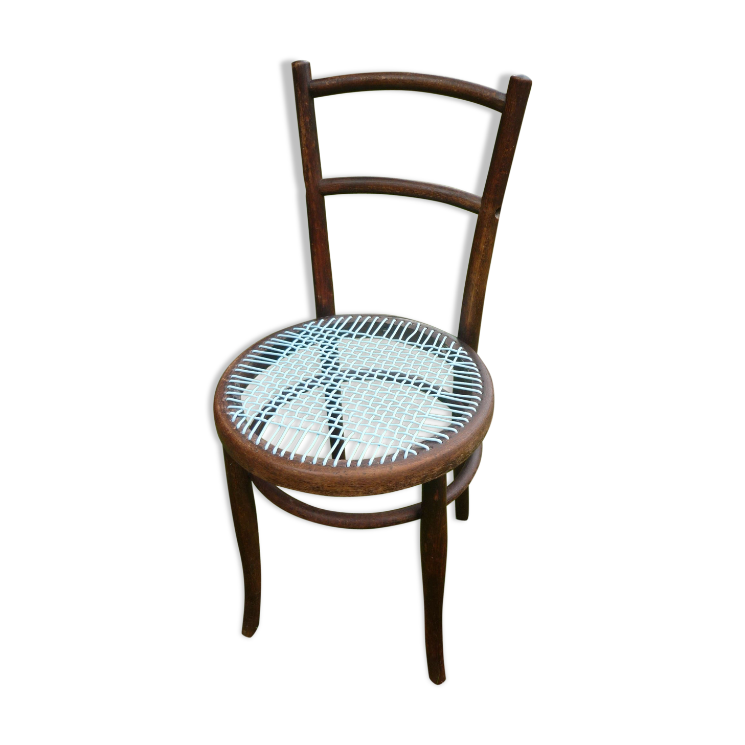 Chair with blue wire braided seat