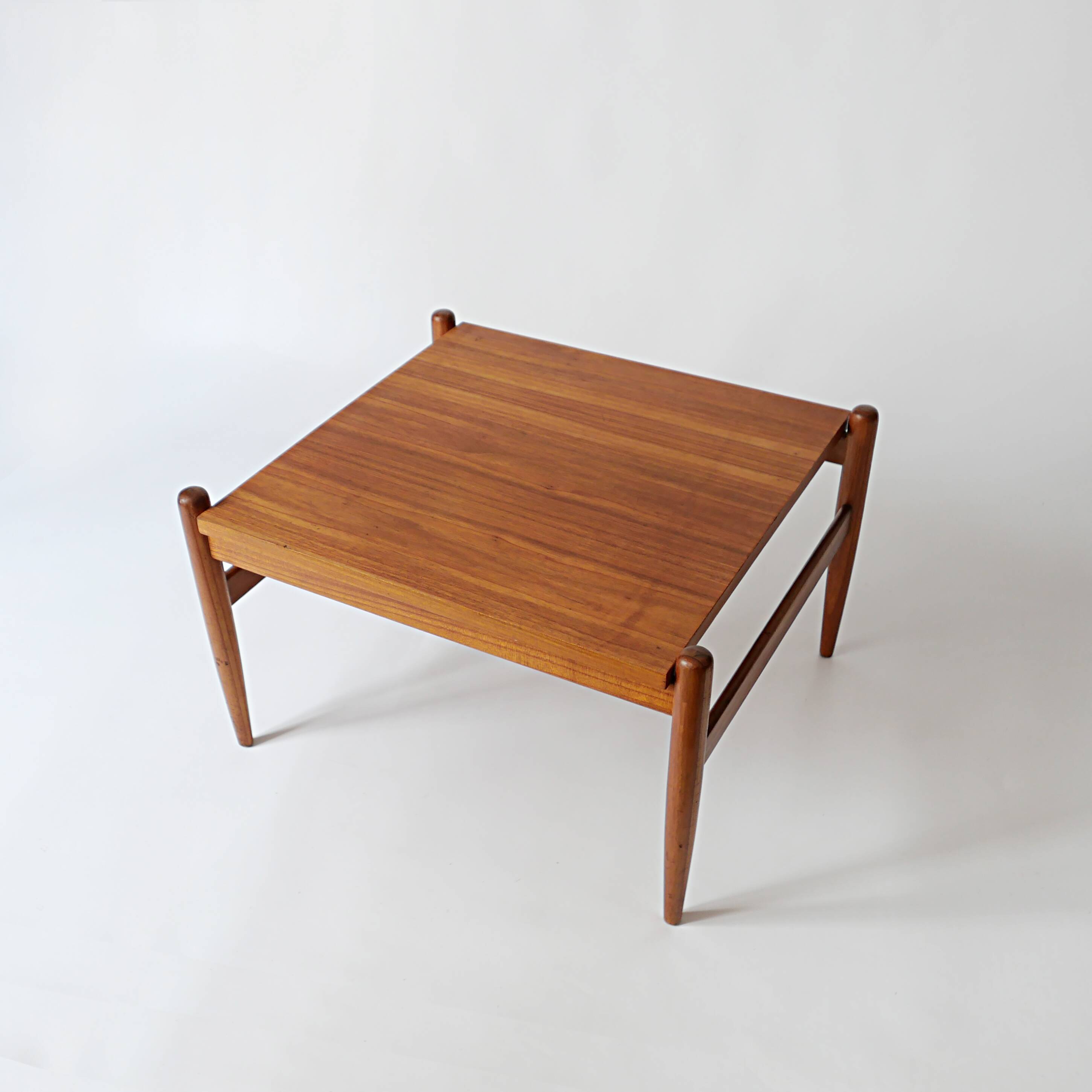 Scandinavian vintage coffee table design 1960 in teak 60s 70s ALF SVENSSO