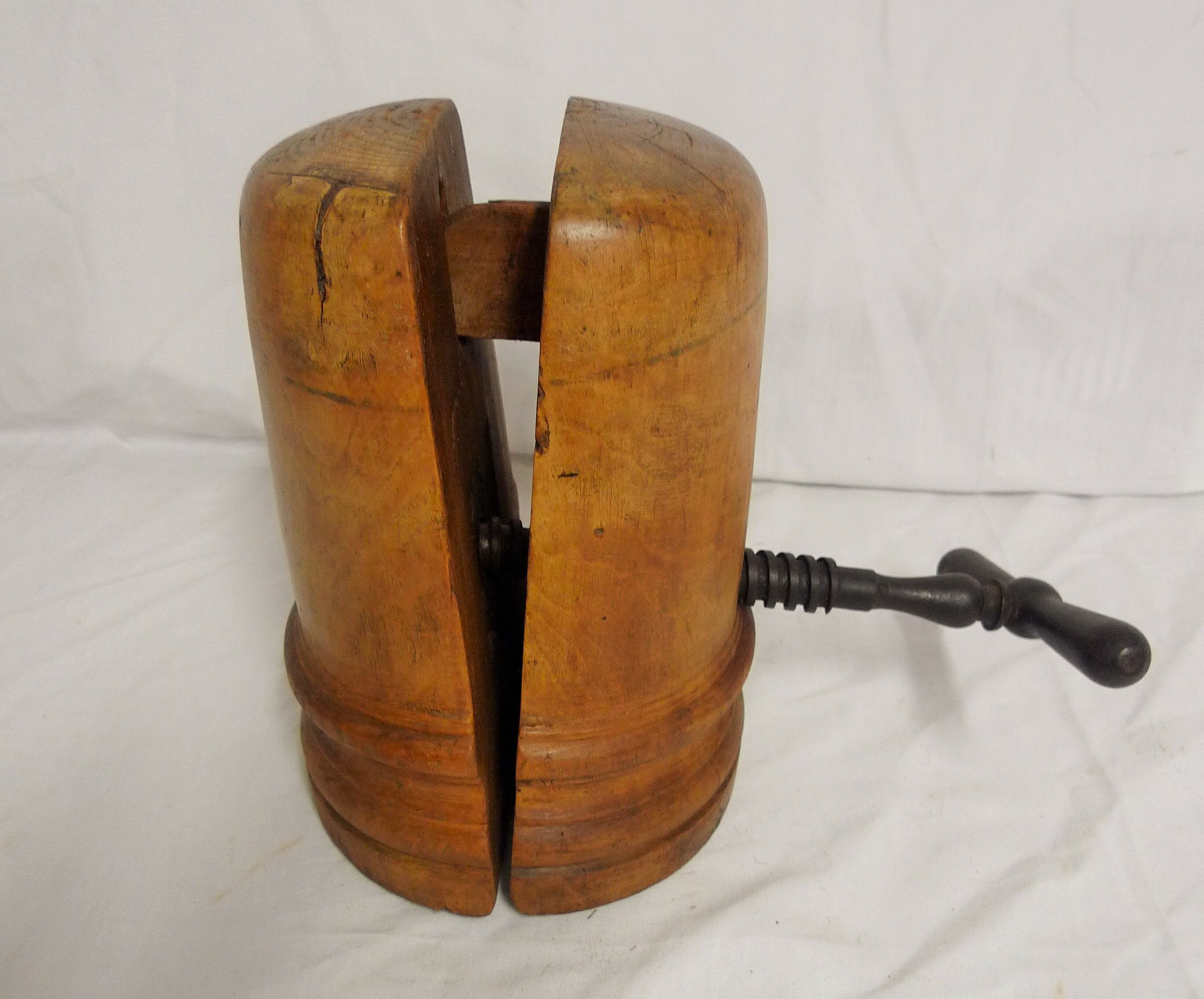 Wooden hat-wearing equalizer