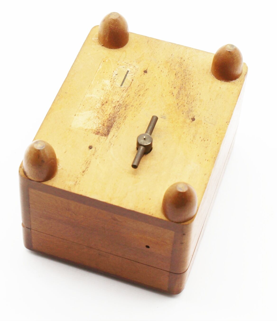 Former small wood with wooden music