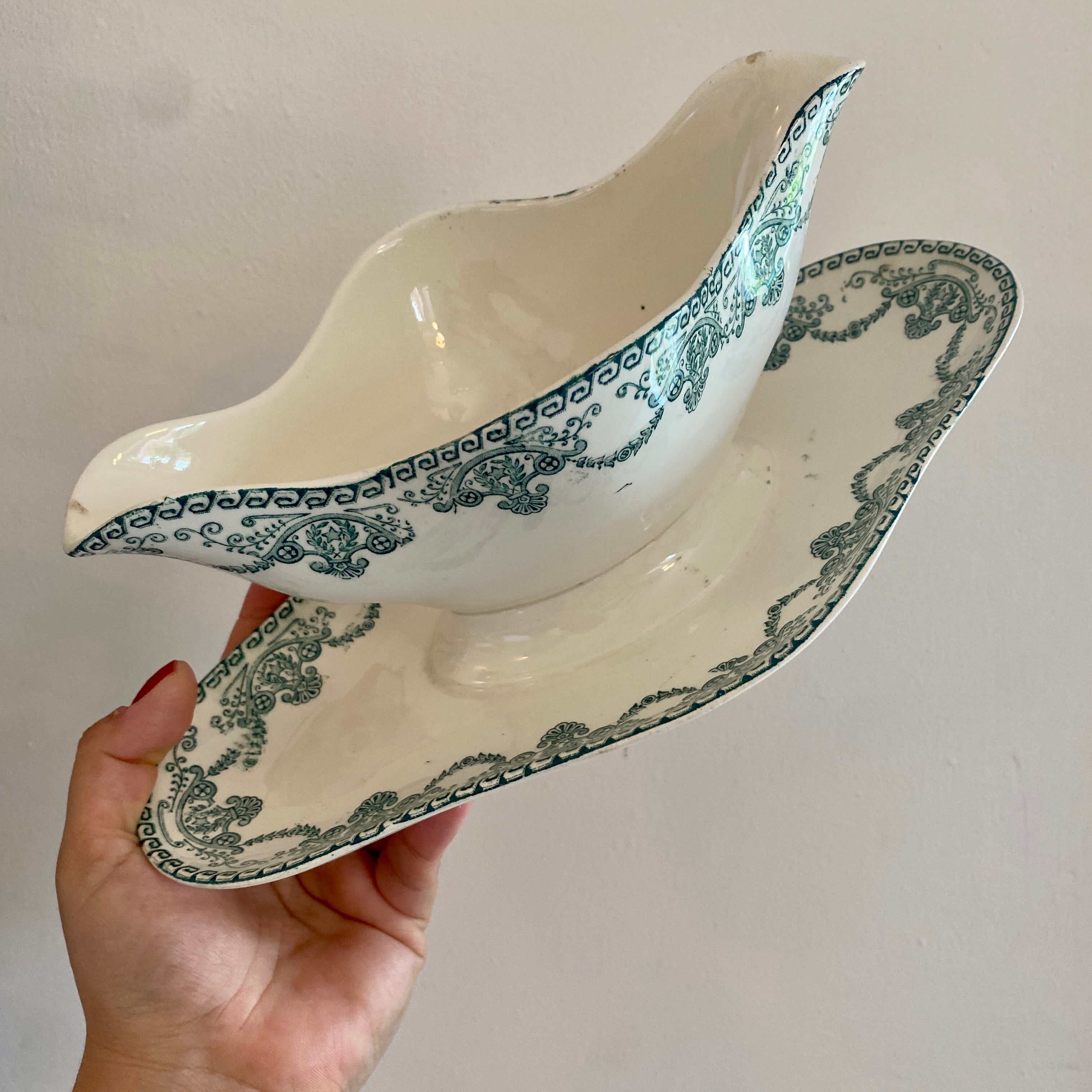 Vintage saucière in iron earth, au chatelet de longwy