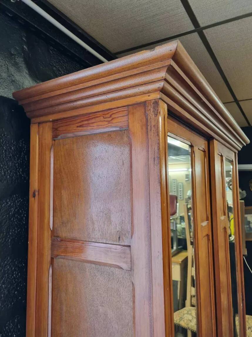 Armoire parisienne