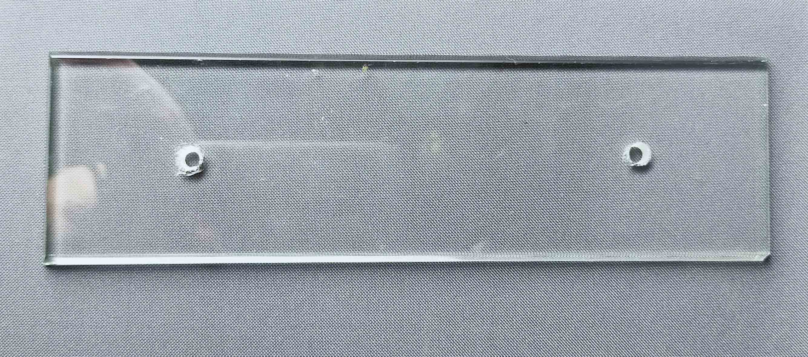 Large model glass cleanliness plates for door