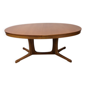 Table ovale de salle