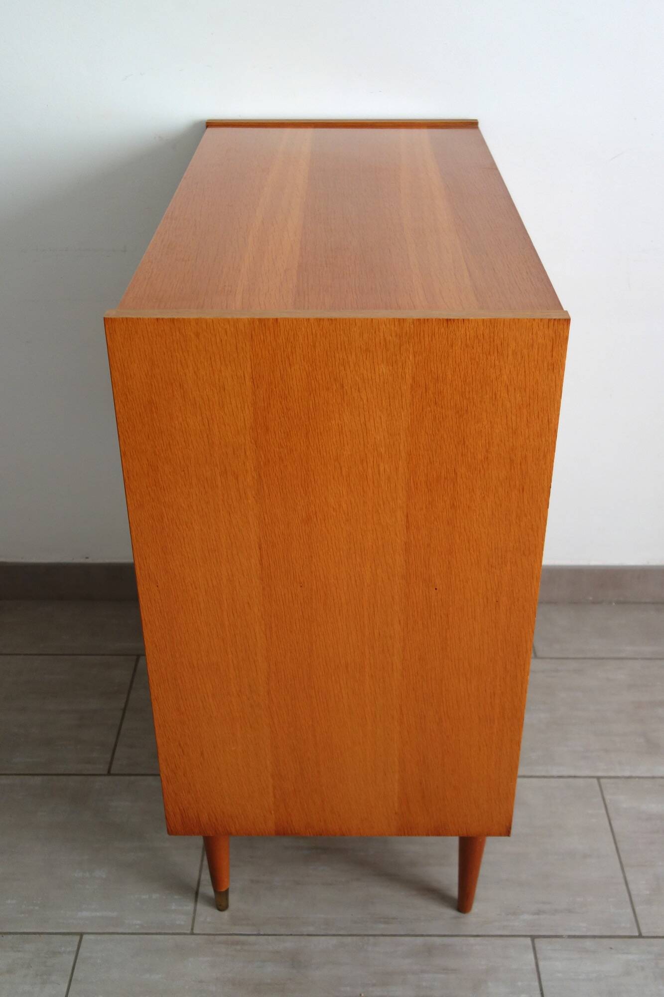 Vintage chest of drawers with 4 drawers from the 1970s.
