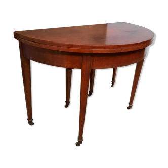 Half moon table with 3 elongations