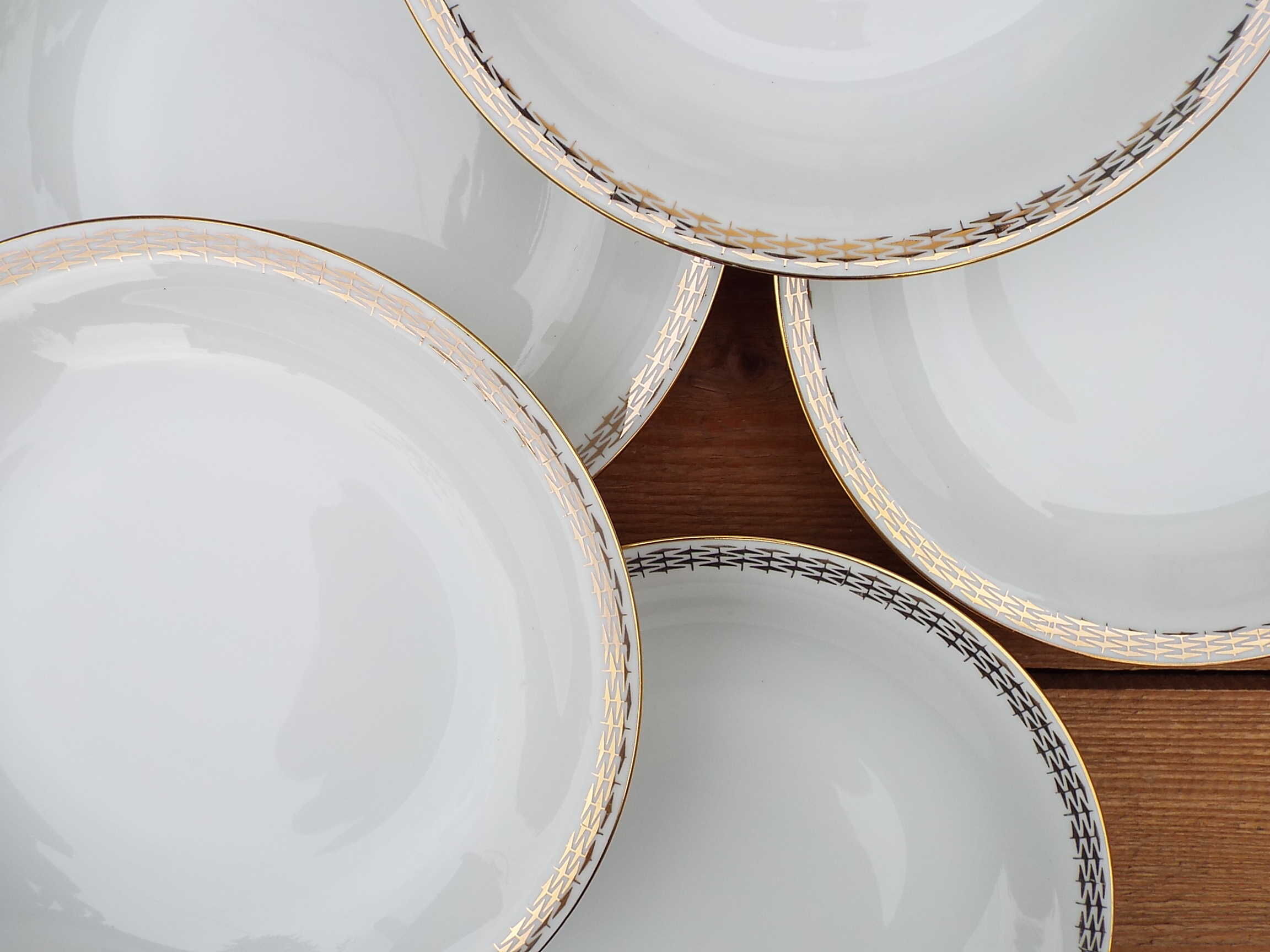 5 hollow plates white porcelain