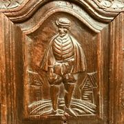 Banc coffre de style renaissance en frêne sculpté XIX siècle