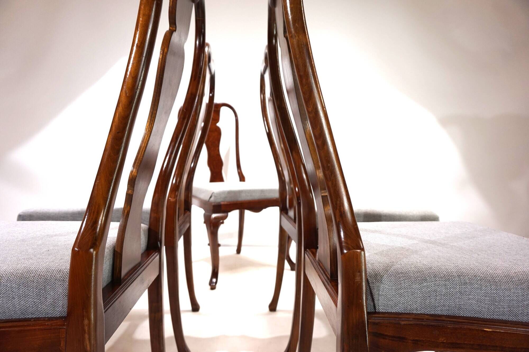Lot de 5 chaises de salle à manger en acajou de style Reine Anne, 1920