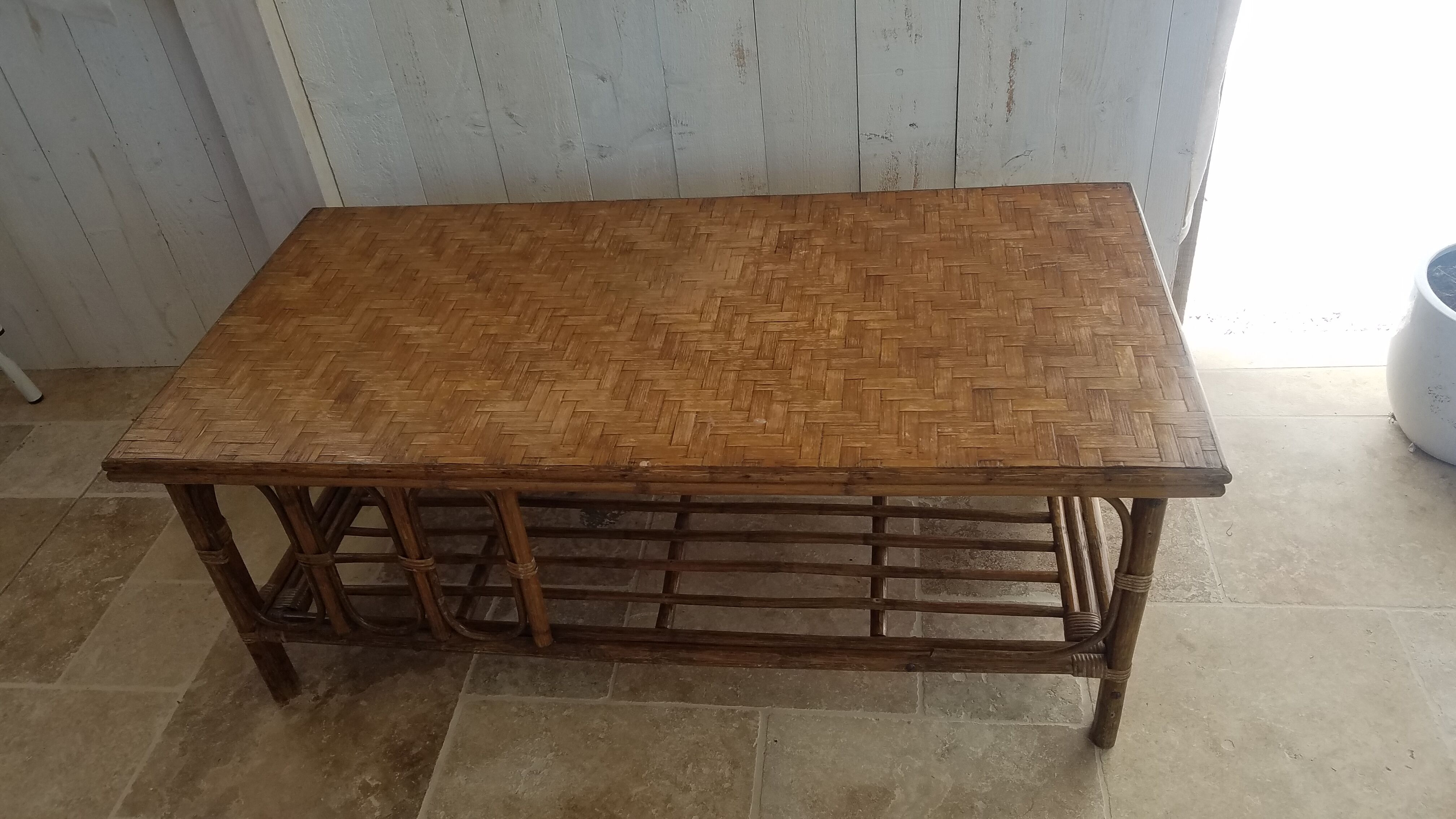 Table basse en rotin