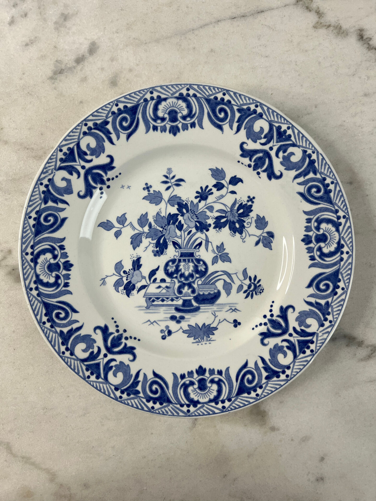 Antique plate Sarreguemines — Shanghai Collection