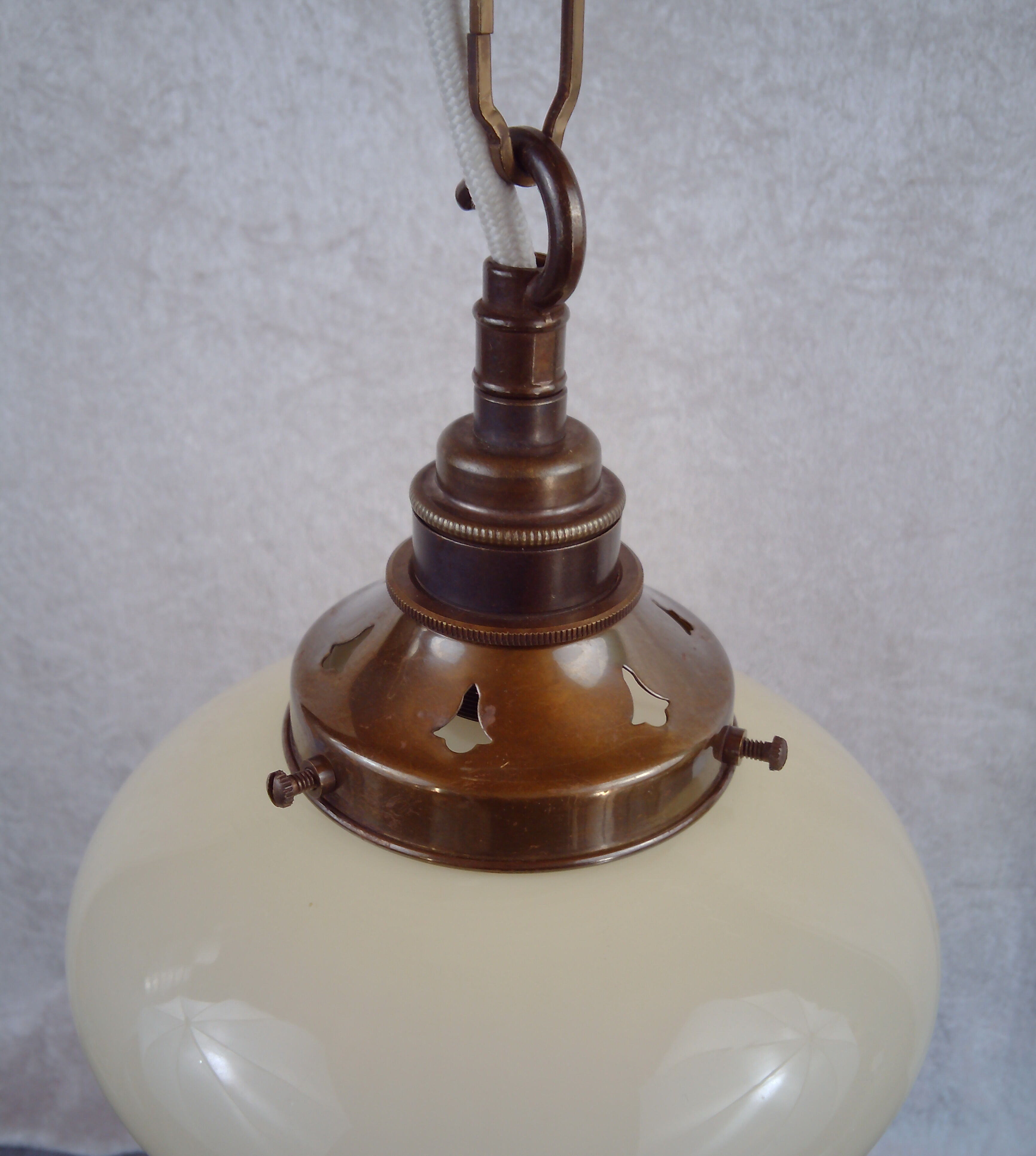 Beehive pendant with chain hanging lamp 1930/40