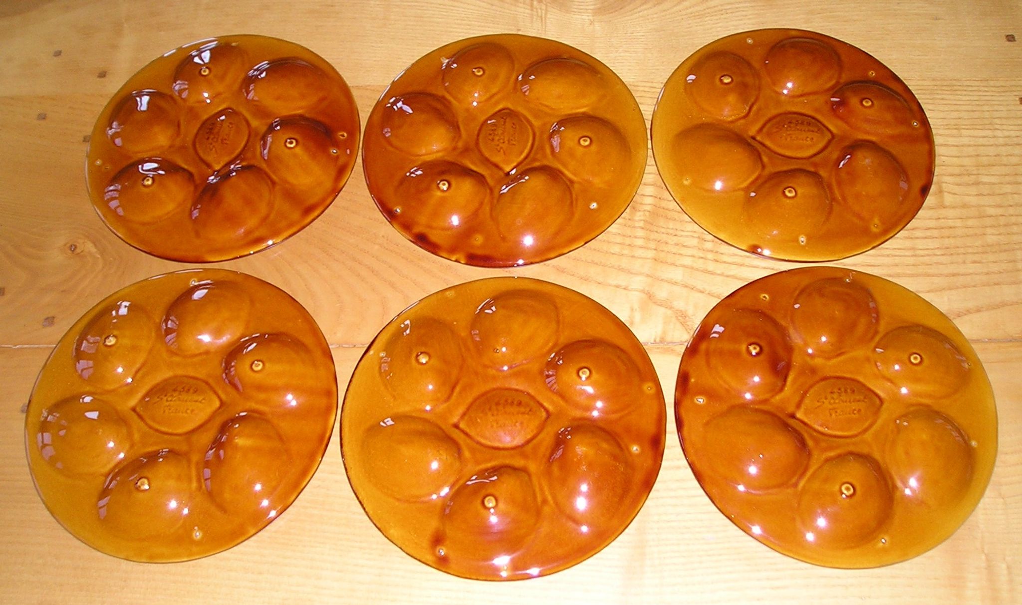 Set of 6 St Clément earthenware oyster plates