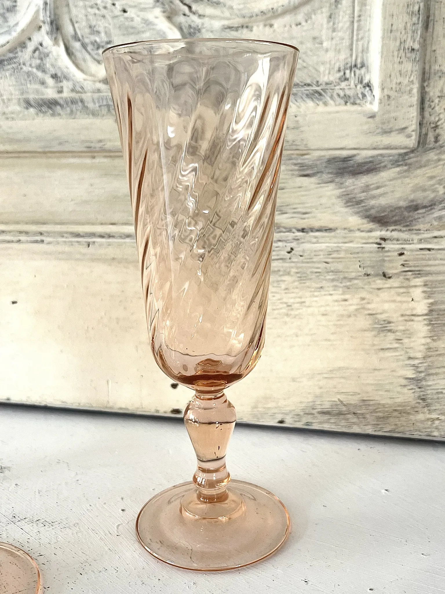 Champagne flutes set of 4, pink French swirl glass stemware