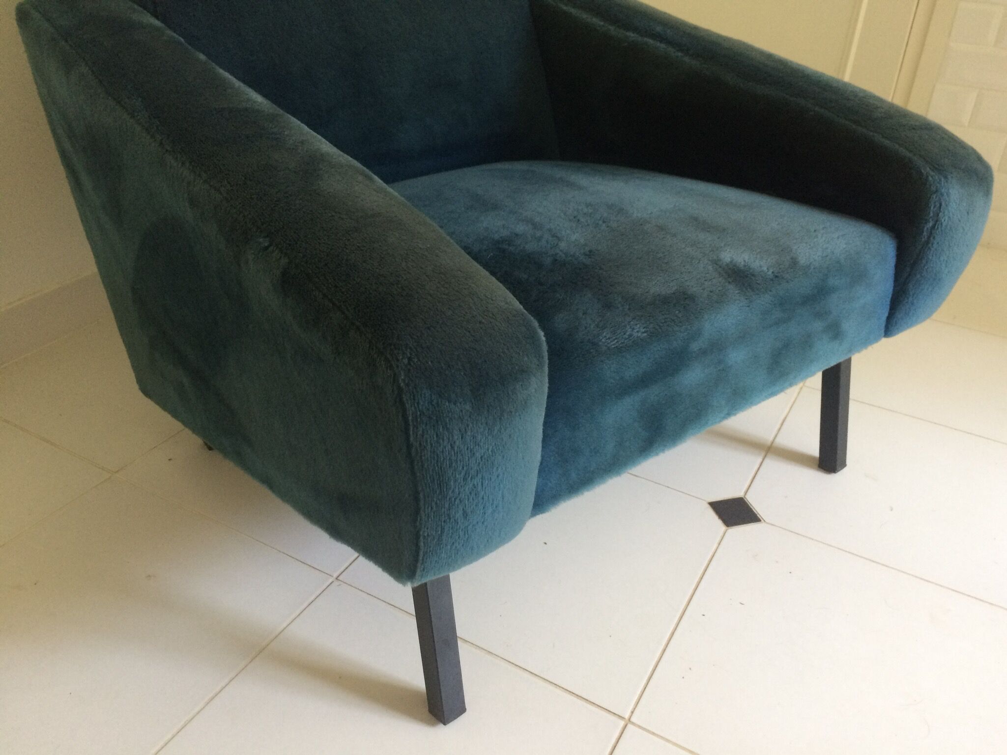 Armchair blue duck