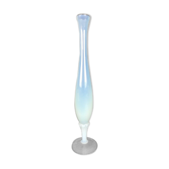 Vase soliflore vintage tulipier verre opaline nuances et reflets blanc