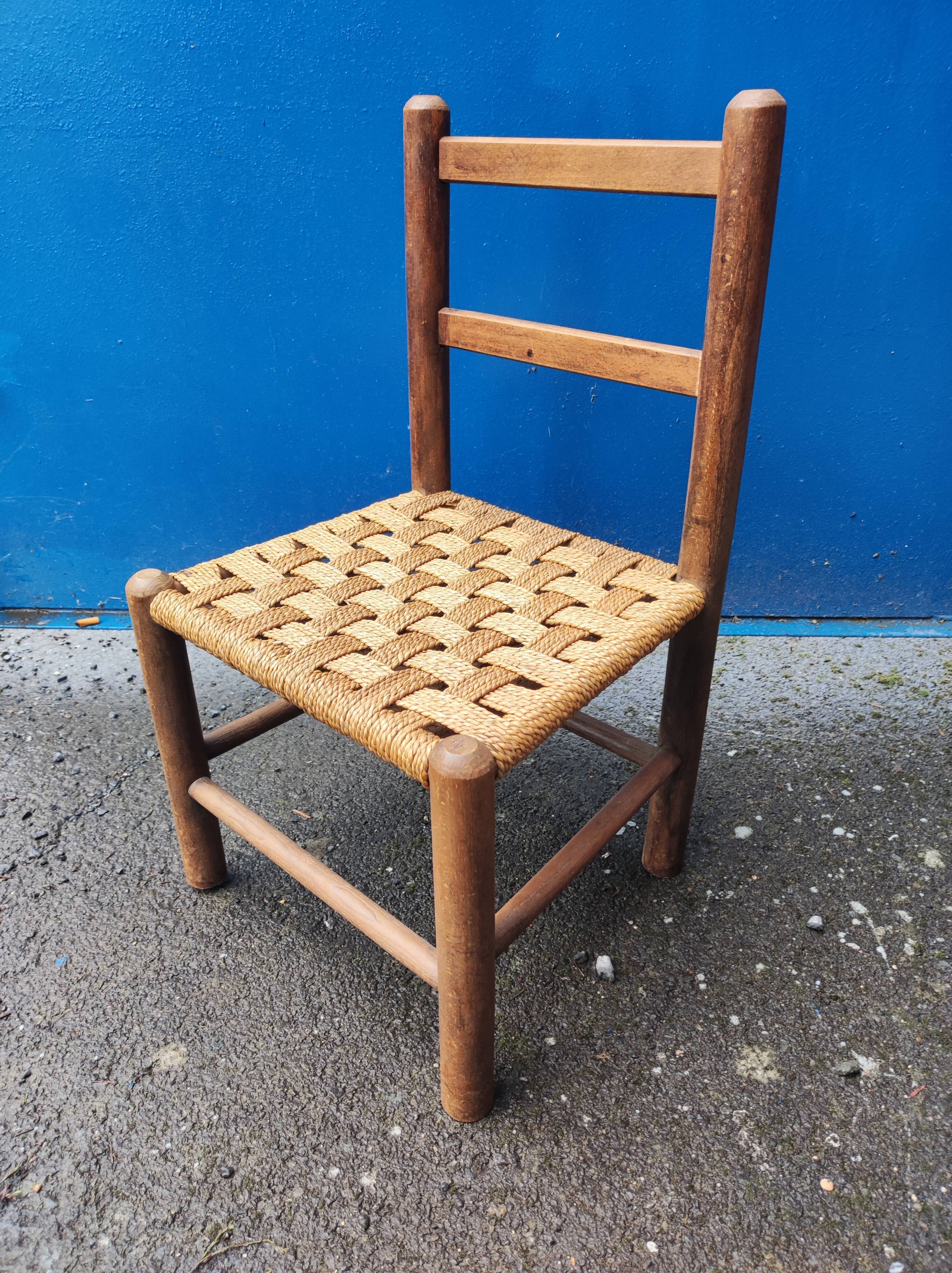 Children's chair wood and woven sea grass