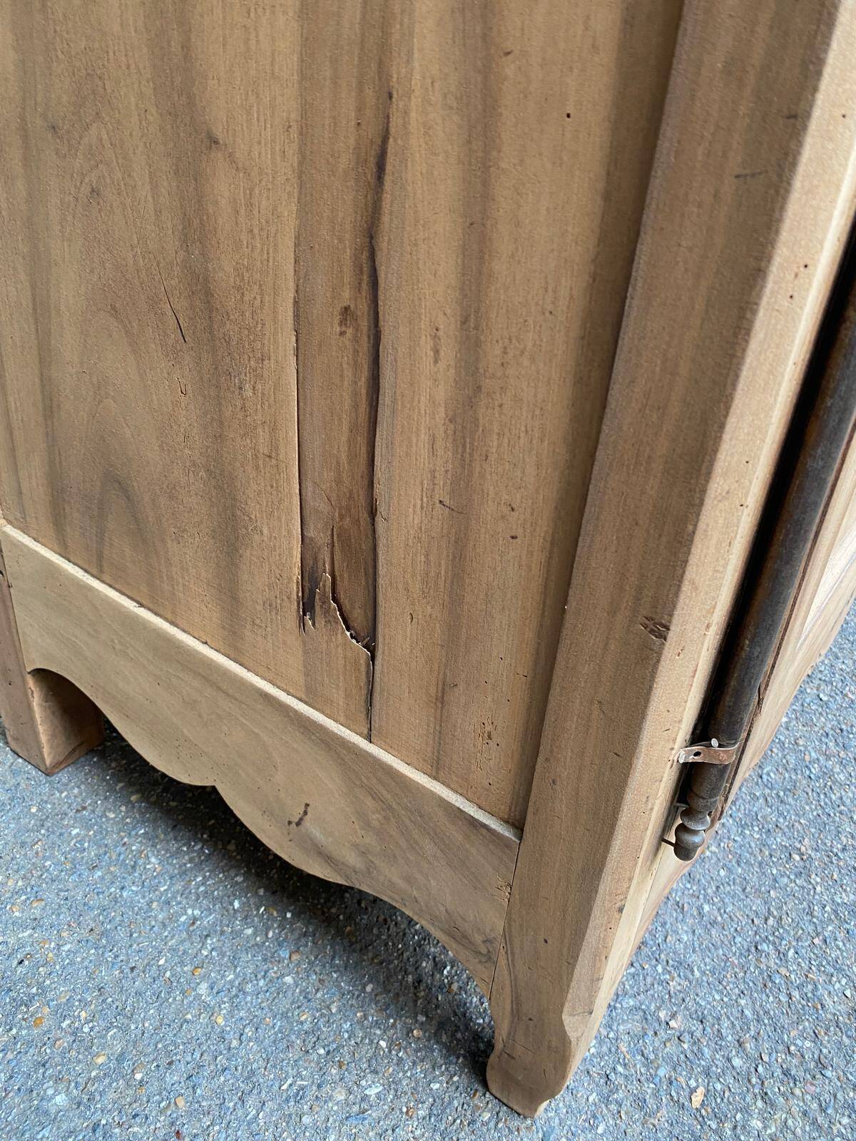 Louis XV buffet renovated in solid oak from the 18th century.
