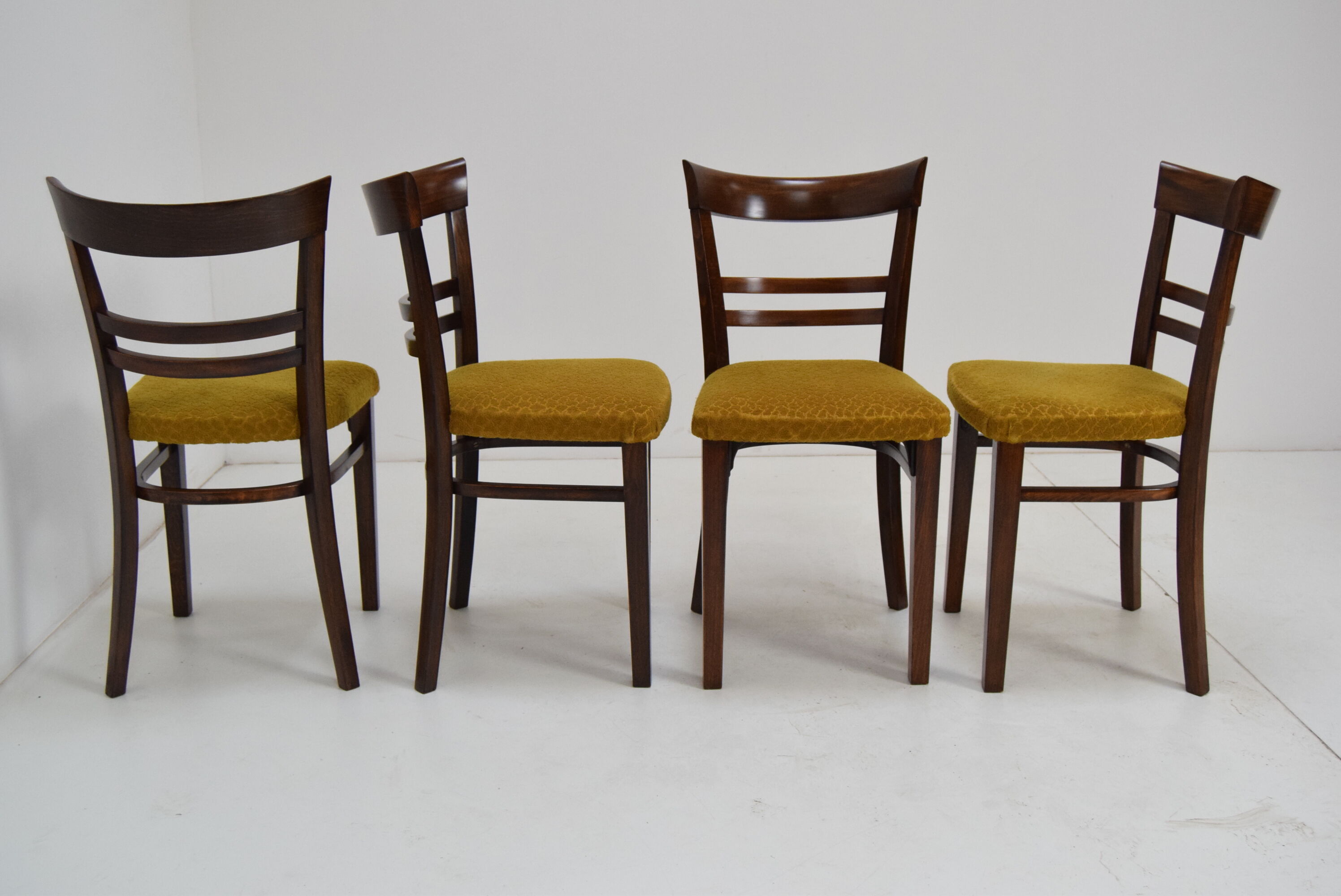 Set of Four Art Deco Dining Chairs By Fischel,1930‘s.